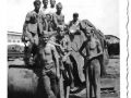 18 Soerabaja 1947 Harde werkers met gerepareerde wals