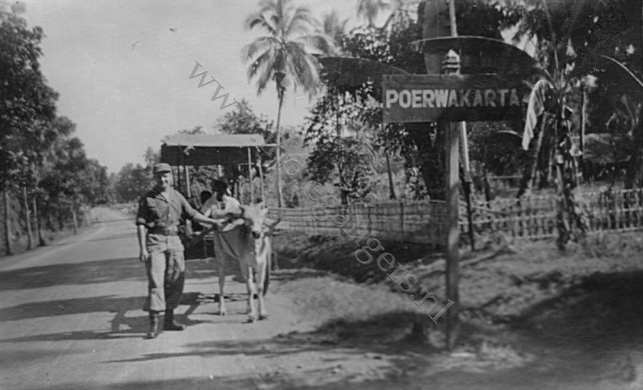 283  Poerwakarta plaatsnaambord juni 1948