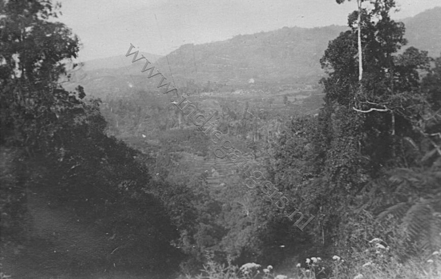 309  van Poerwakarta naar Pameunpeuk october 1948