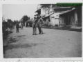 Kijkje in de hoofdstraat van Soerabaja 6 oktober 1947