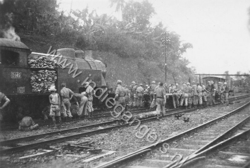 21 De Genie komt per trein van Tjiandoer naar Soekaboemi 22 7 47