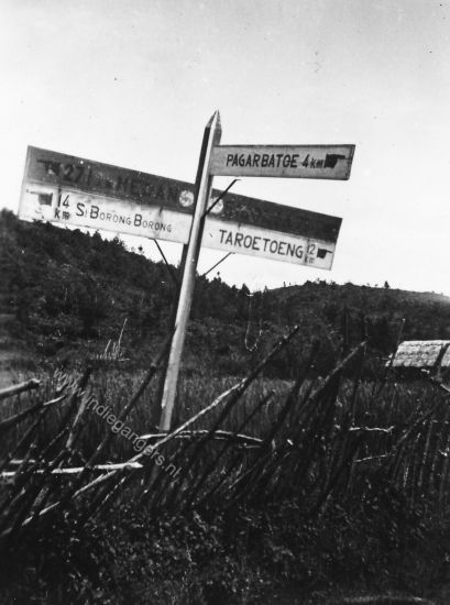 119 wegwijzer Pagarbatoe Borongborong Taroetoeng Medan