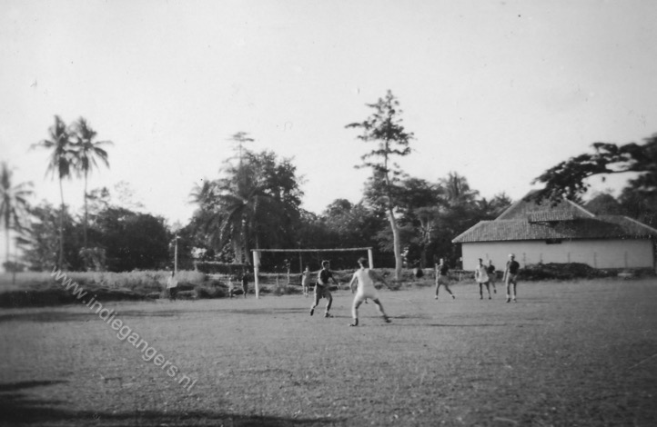 112 voetbalwedstrijd te Djongol Jonggol